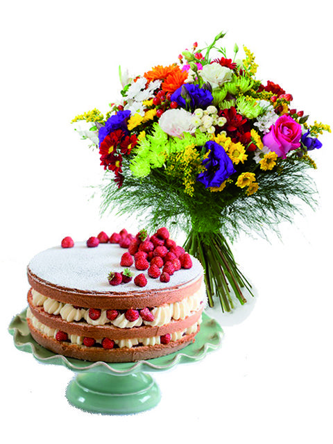 Fiori misti e torta con crema e fragola