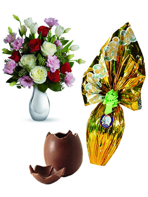 Bouquet di rose miste e uovo di pasqua