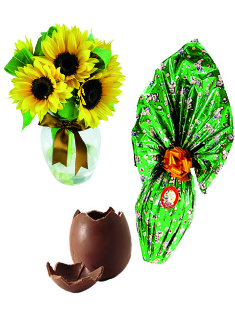Tre girasoli con uovo di pasqua